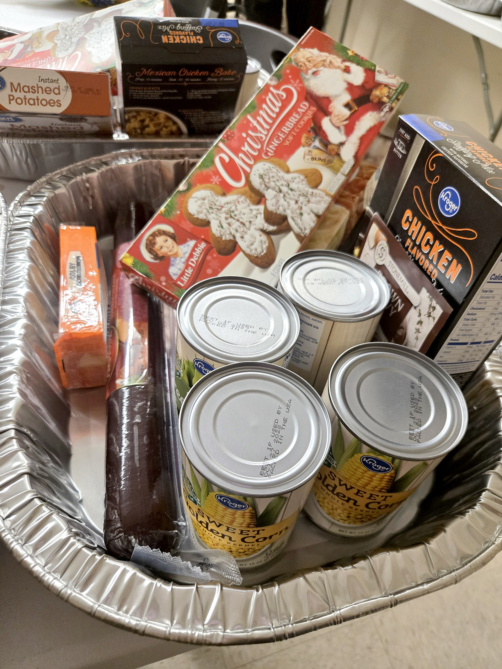 Health Department Food Drive Shares Holiday Meals with Maternal Child Health Families - News Image